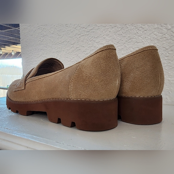 Women's Vionic Cheryl II Tan Suede Penny Loafer Size 7 - Picture 3 of 8